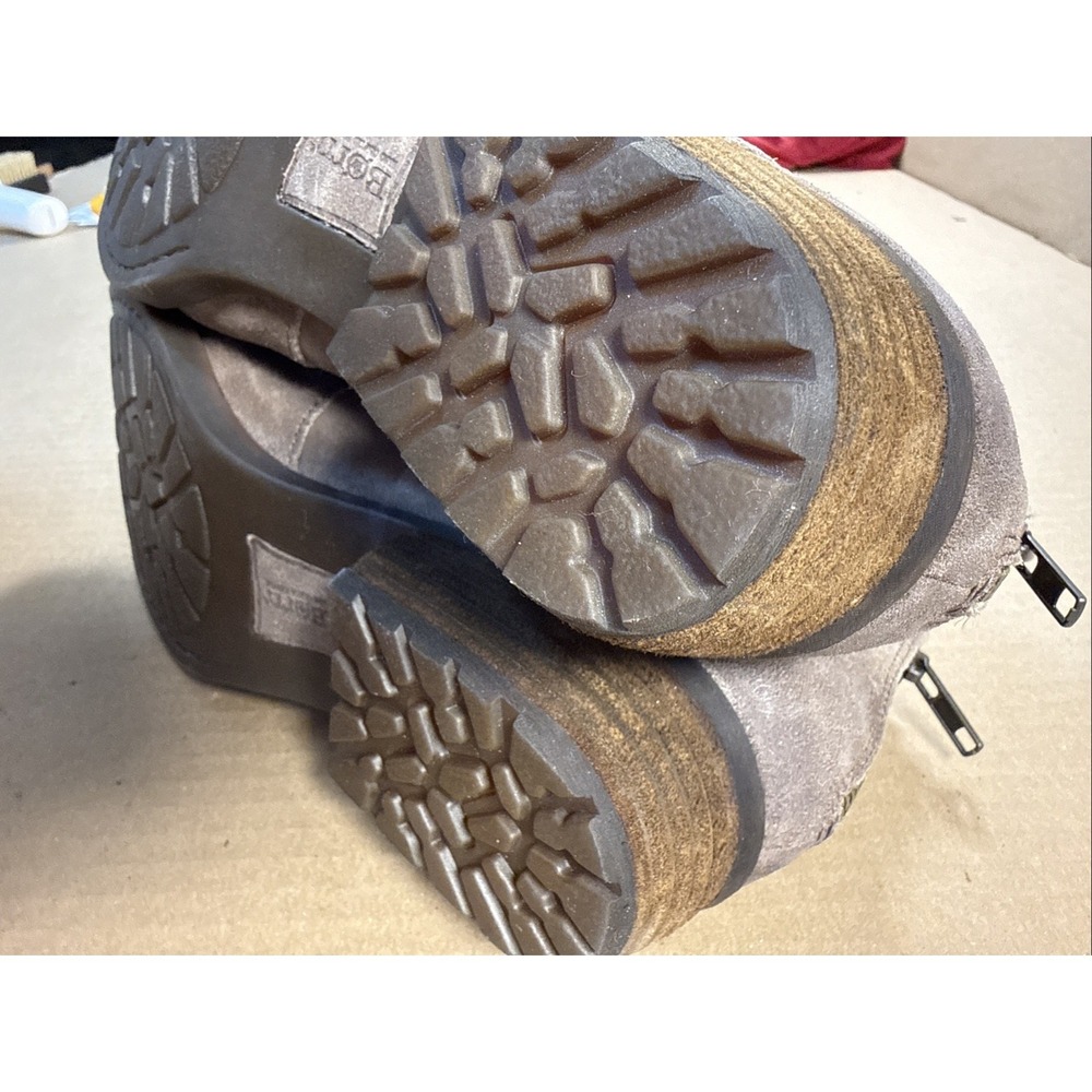 Women's Born Distressed Gray Leather Bootie Size 10 - Picture 4 of 9